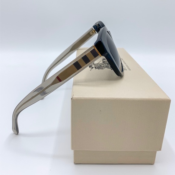 Burberry Polarized Sunglasses - Picture 4 of 7